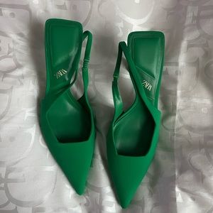 GREEN SLINGBACK HEELS WITH STRAP